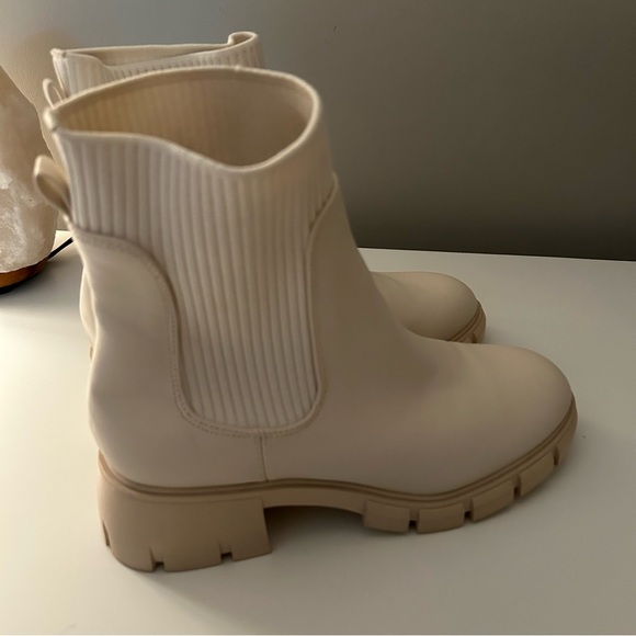 Cream Ankle Boots with Chunky Sole and Elastic Panel - Picture 1 of 4